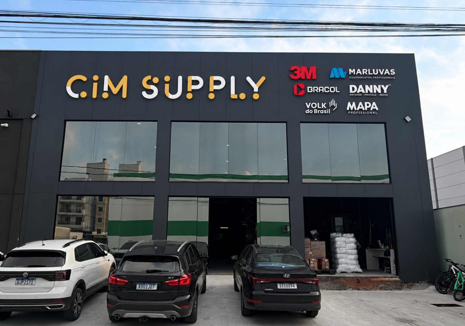 Fachada da matriz da CIM Supply no Monte Alegre Trade Park, em Camboriú/SC