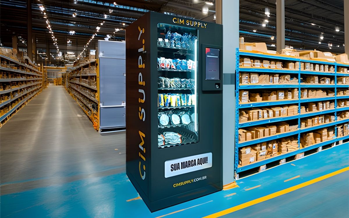 Delivery Machine da CIM Supply, máquina de EPI com biometria